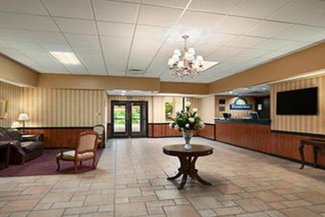 Days Inn By Wyndham Butler Conference Center Esterno foto