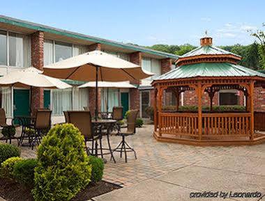 Days Inn By Wyndham Butler Conference Center Esterno foto